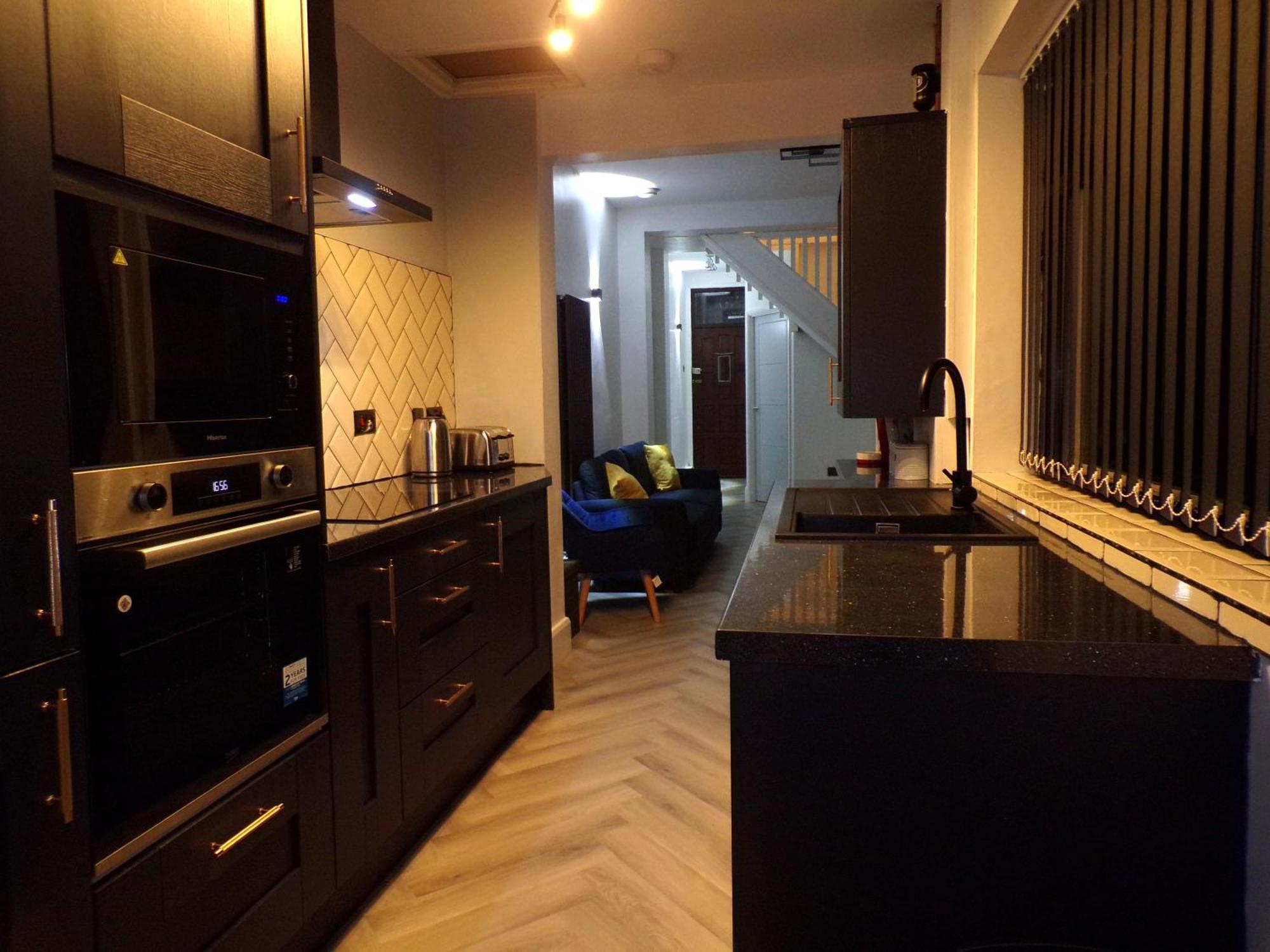 Hazelhurst House - 4 Bedrooms 2 Bathrooms Stoke-on-Trent Exterior foto